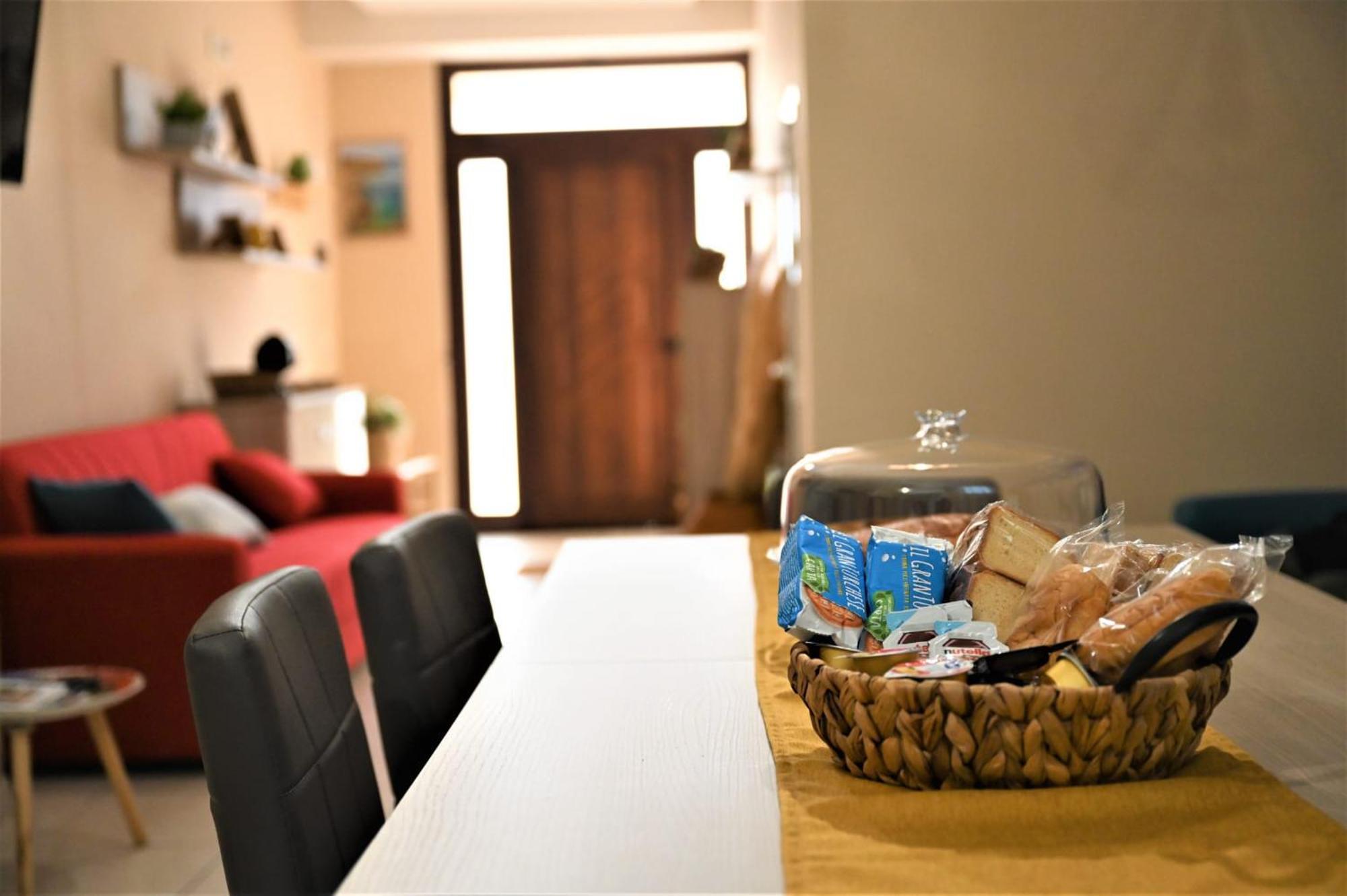 "Il Vecchio Salone" Appartamento In Pieno Centro Con Garage Privato Lecce Kültér fotó