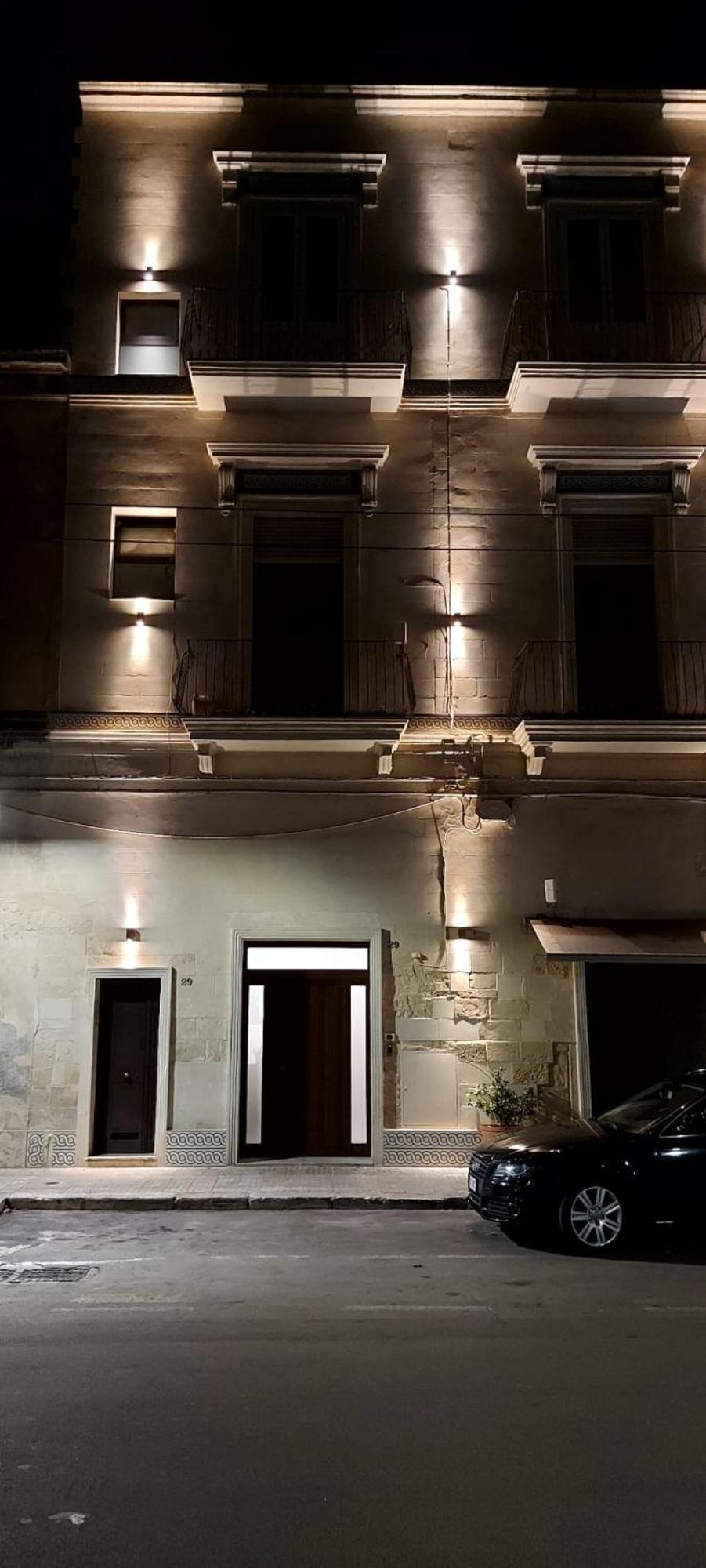 "Il Vecchio Salone" Appartamento In Pieno Centro Con Garage Privato Lecce Kültér fotó