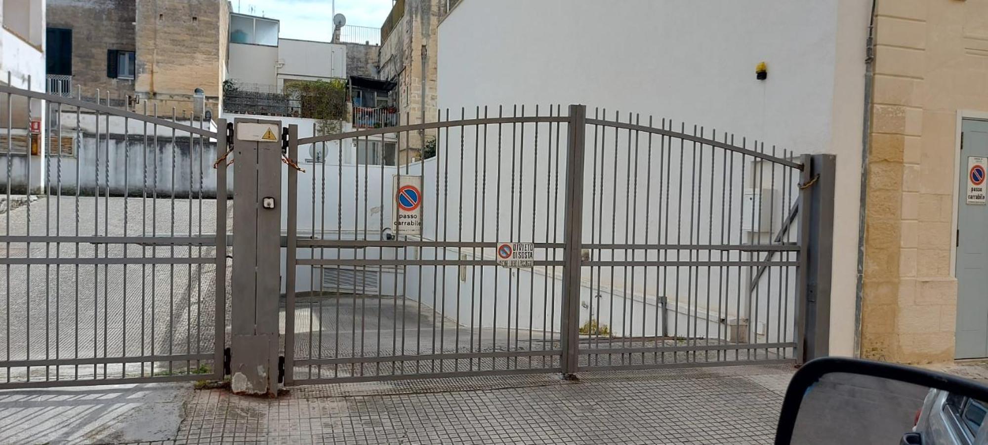 "Il Vecchio Salone" Appartamento In Pieno Centro Con Garage Privato Lecce Kültér fotó