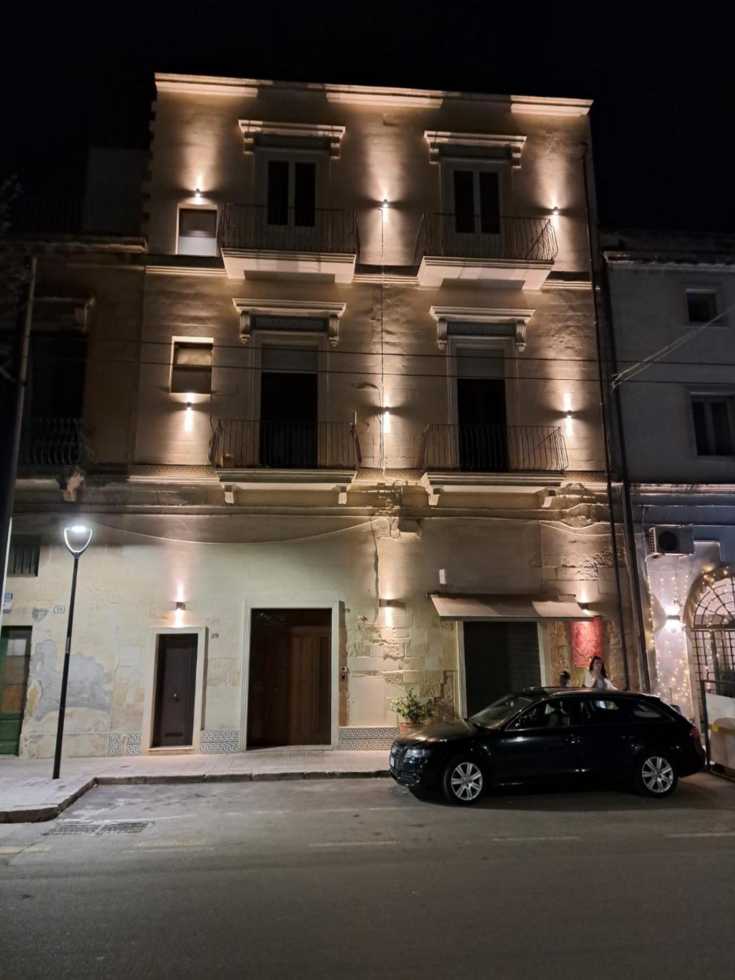 "Il Vecchio Salone" Appartamento In Pieno Centro Con Garage Privato Lecce Kültér fotó